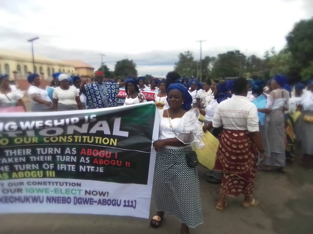 Anambra Igweship tussle sparks protest at Govt. House