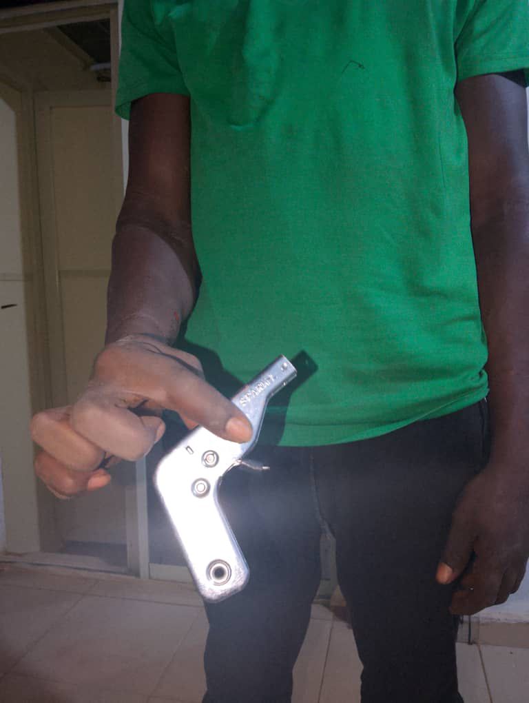 Police arrest 16-year-old robbery suspect, recover fake pistol in Anambra